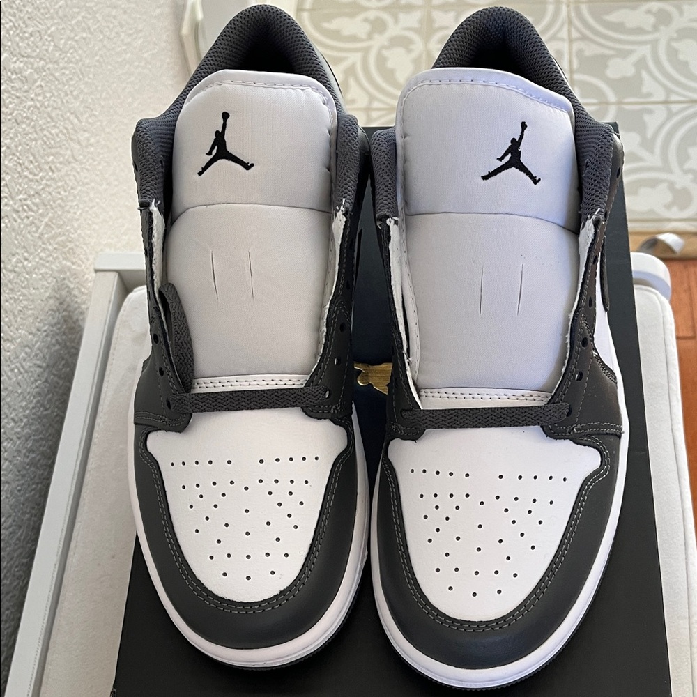 Nike Air Jordan 1 Low Gray and White Sneakers Size 9 Men’s - Picture 3 of 7